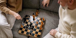 帮助老年人 帮助老年人