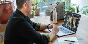 在家工作时预防倦怠 在家工作