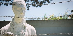 代际创伤的历史例子 大屠杀幸存者