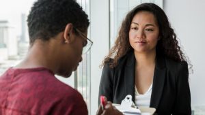 如何在裁员期间变得坚强