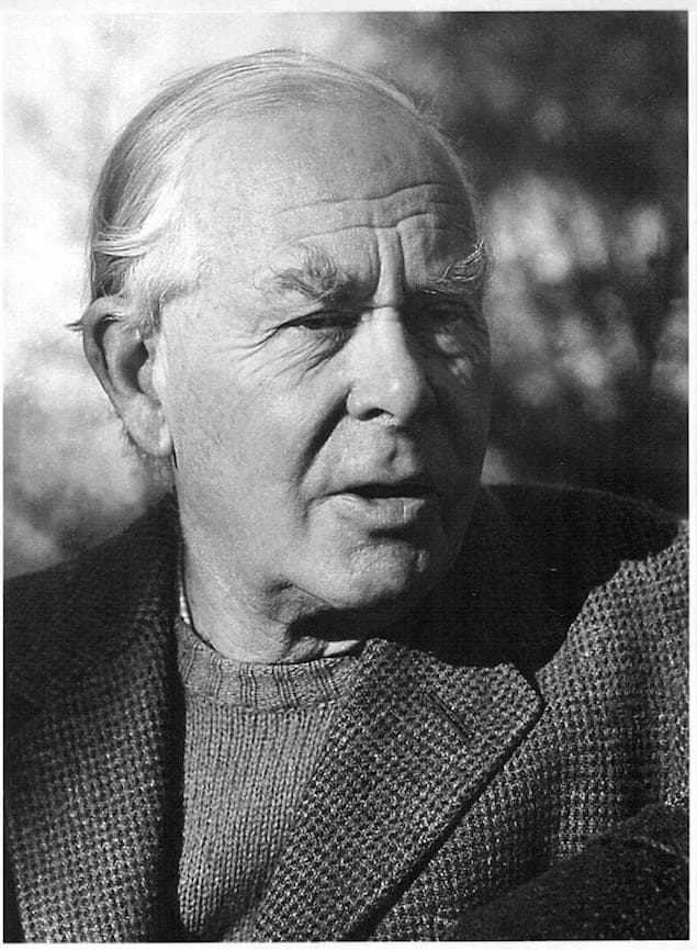 John Bowlby John Bowlby依恋理论
