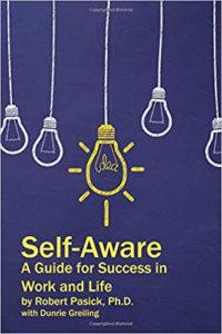 自我意识:工作和生活中成功的指南 自我意识:工作和生活中成功的指南