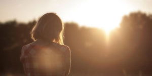 羞耻韧性理论：如何克服羞耻感