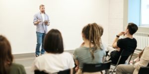 课堂中的苏格拉底询问 课堂中的苏格拉底询问