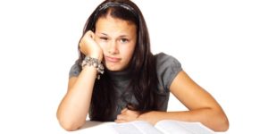 针对青少年的治疗问题