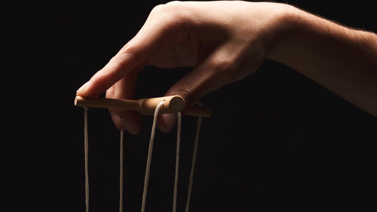 煤气灯效应是否等同于操纵？