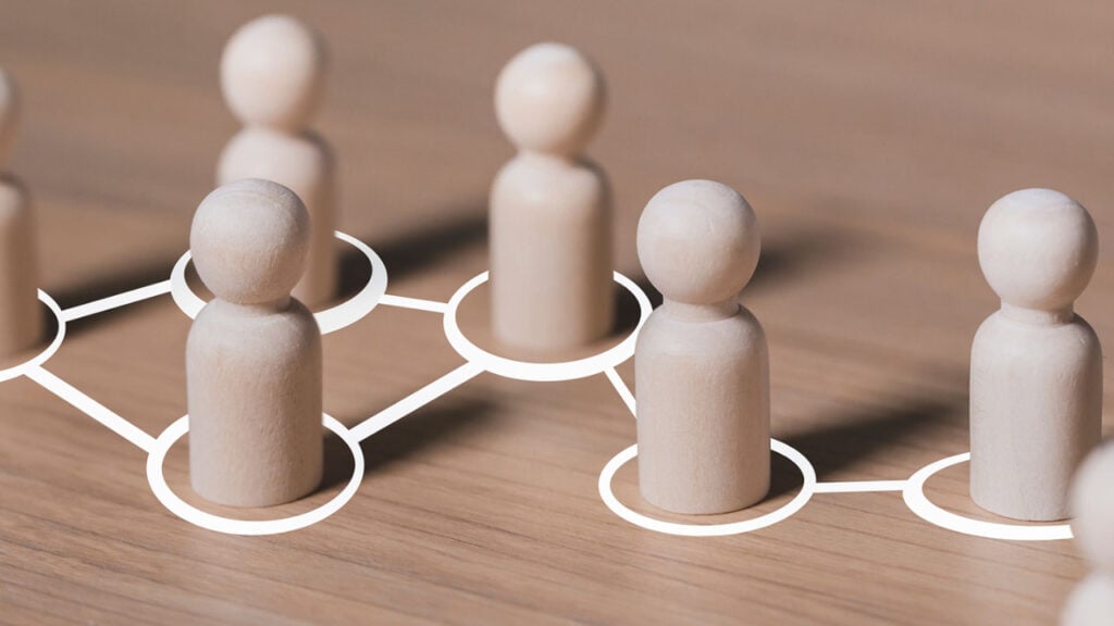 小木头人用白线连接的形状